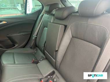 Opel Astra (5) Essence